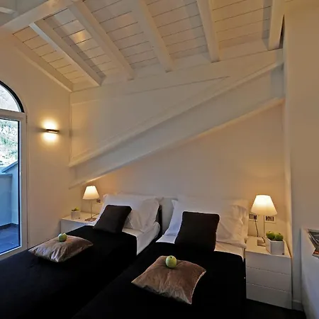 Sleeps 6 Air Con Apartment *