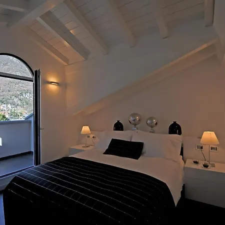 Sleeps 6 Air Con Menaggio